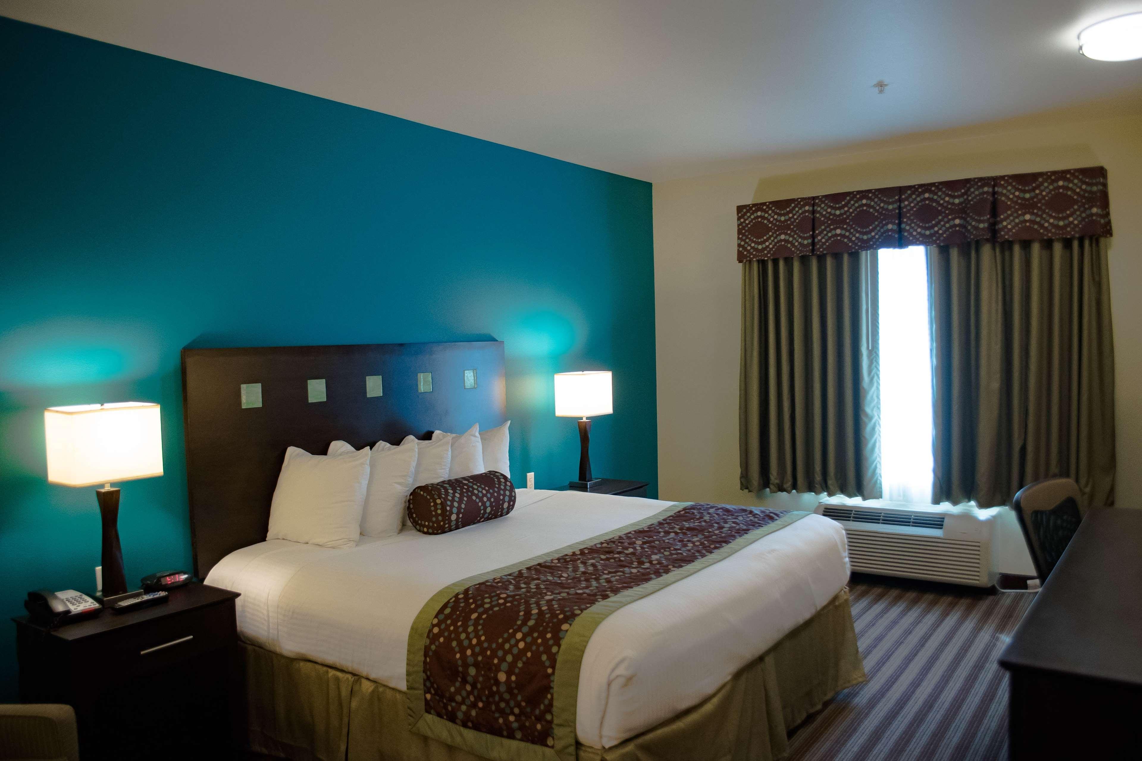 Best Western Plus Desoto Inn & Suites Mansfield Exterior photo