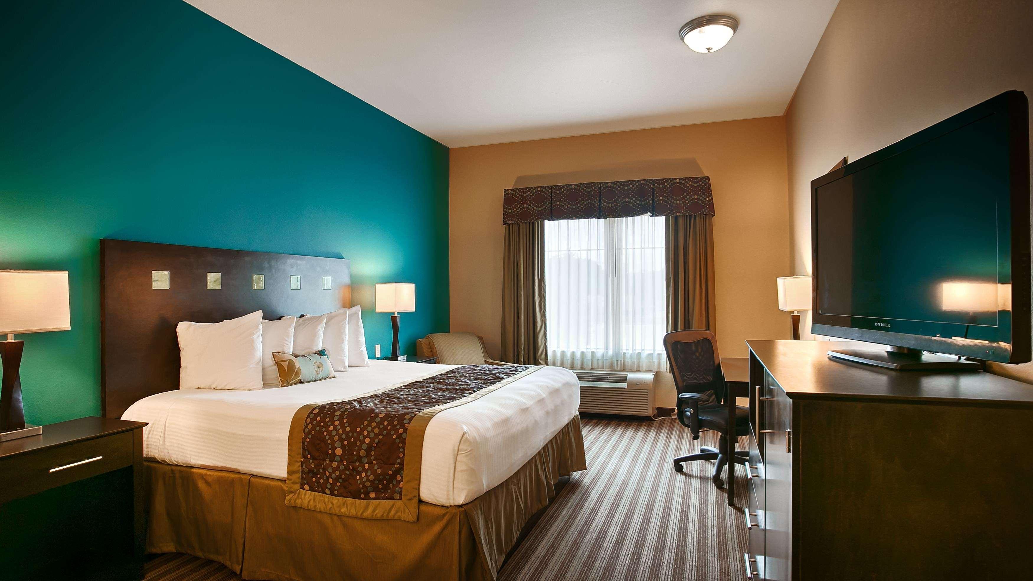 Best Western Plus Desoto Inn & Suites Mansfield Exterior photo