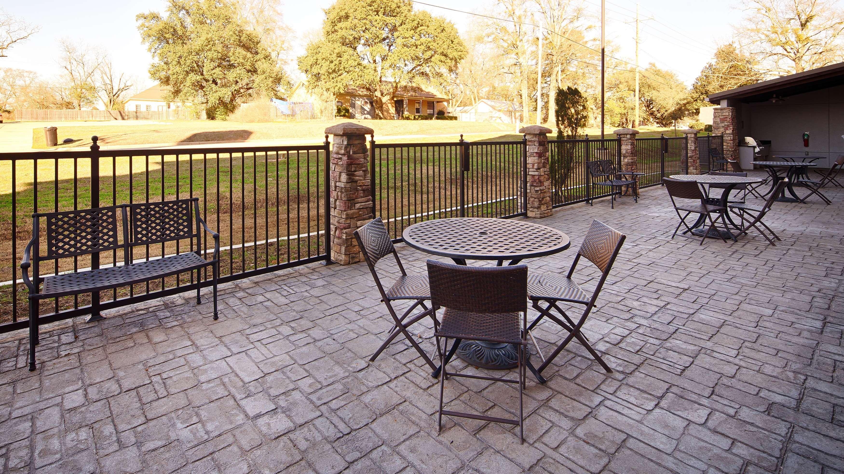 Best Western Plus Desoto Inn & Suites Mansfield Exterior photo