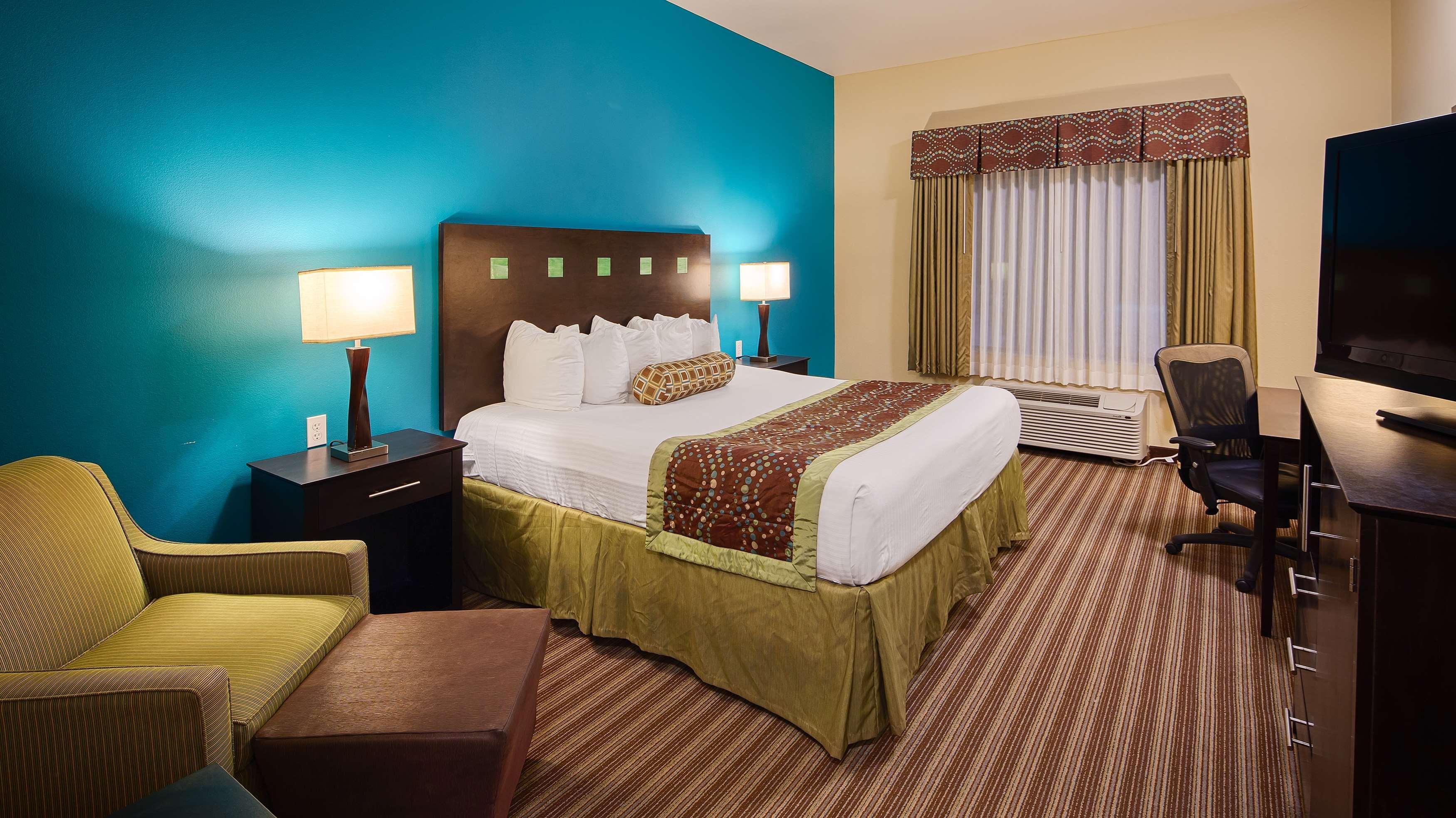 Best Western Plus Desoto Inn & Suites Mansfield Exterior photo